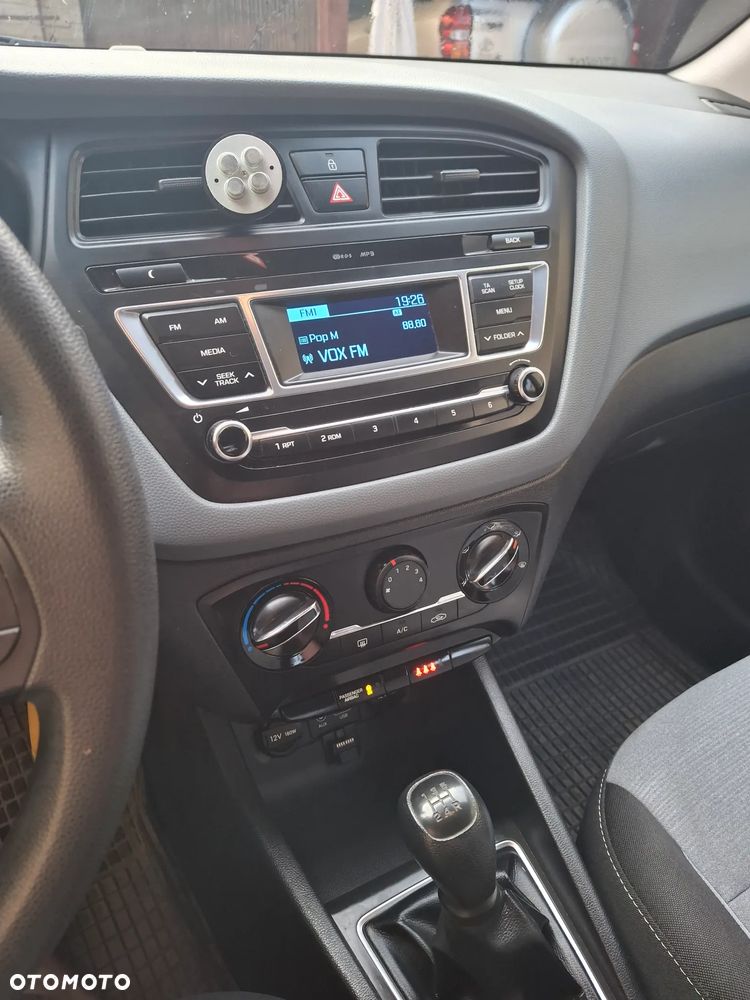 Hyundai i20 1.2 - 8