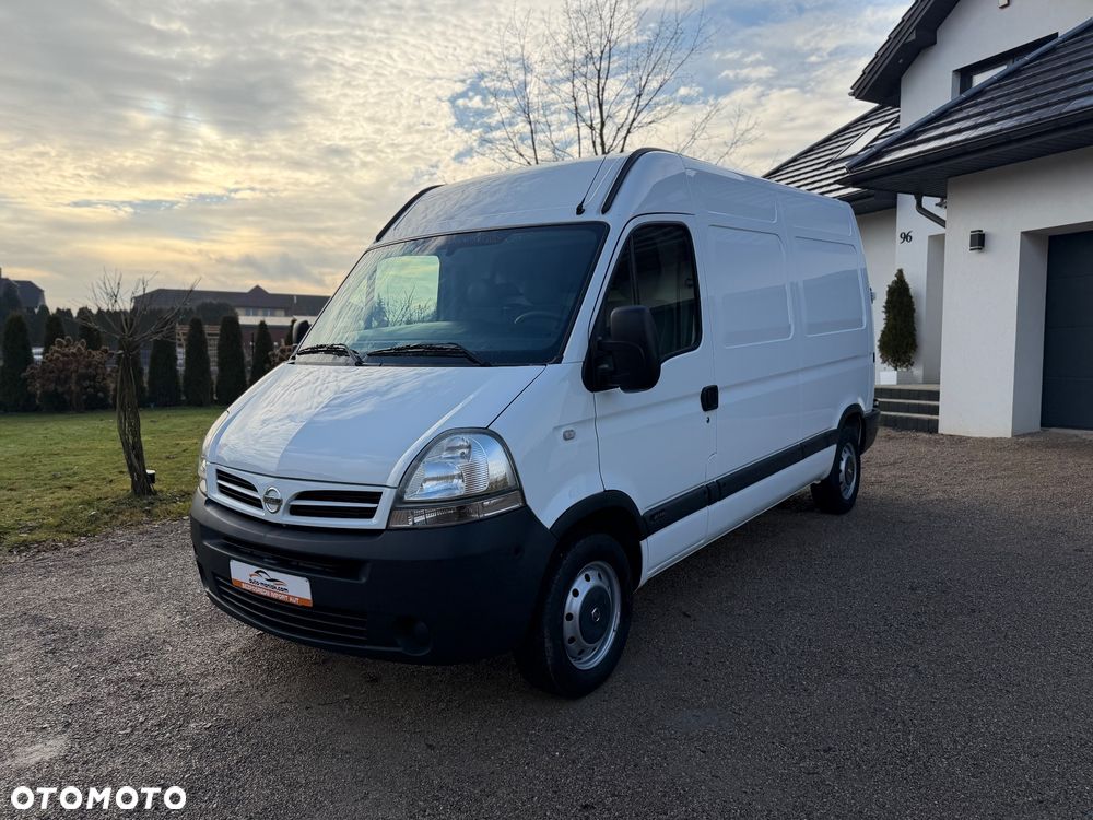 Nissan Interstar - 1