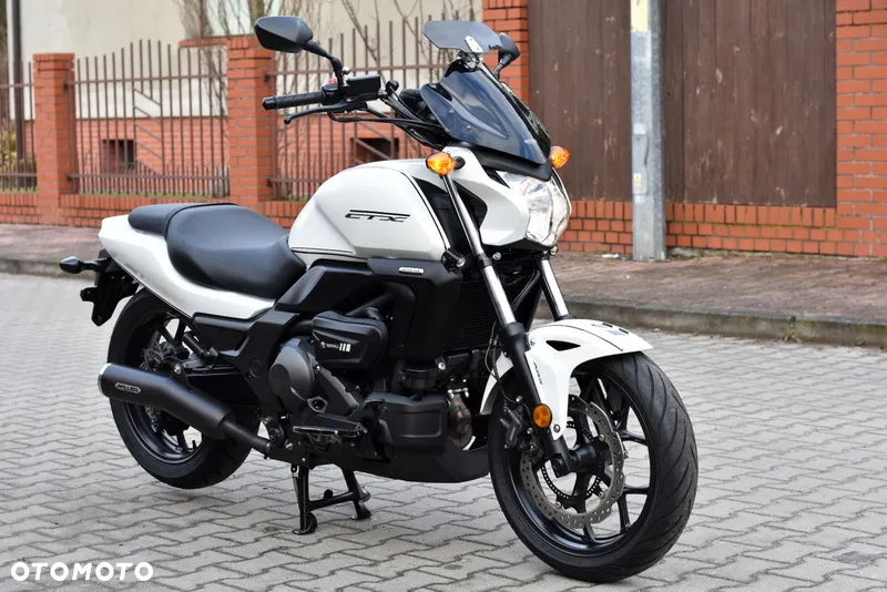 Honda CTX - 3