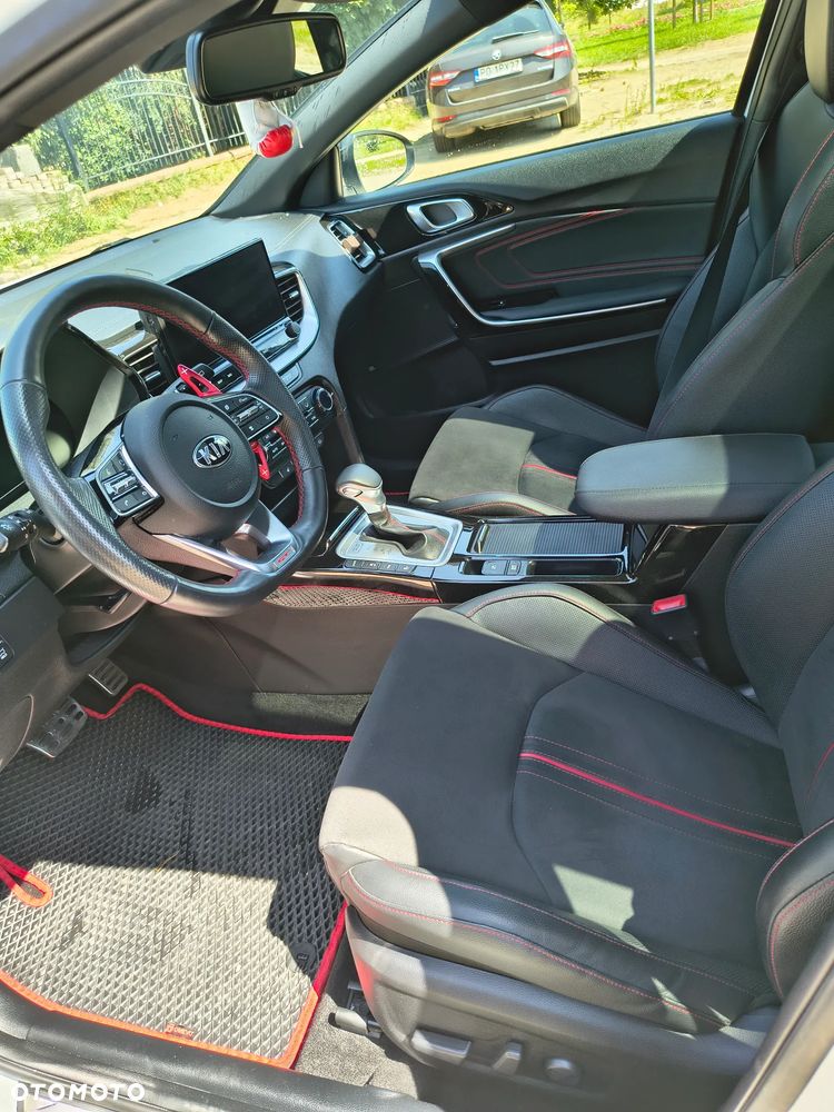 Kia ProCeed - 10