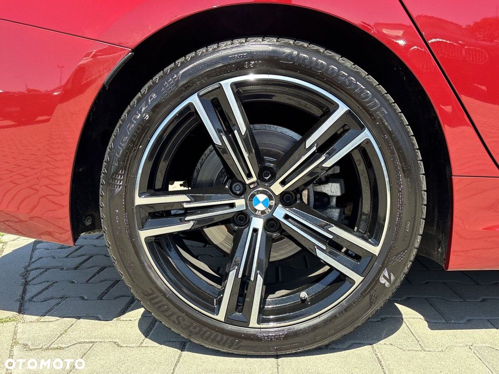 BMW Seria 3 318i M Sport - 11