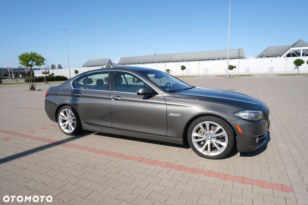 BMW Seria 5 535i xDrive Sport-Aut Luxury Line - 8