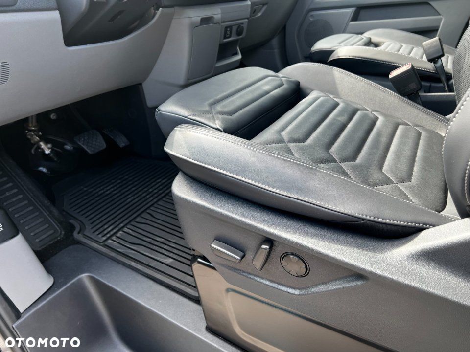 Ford Tourneo Custom - 10