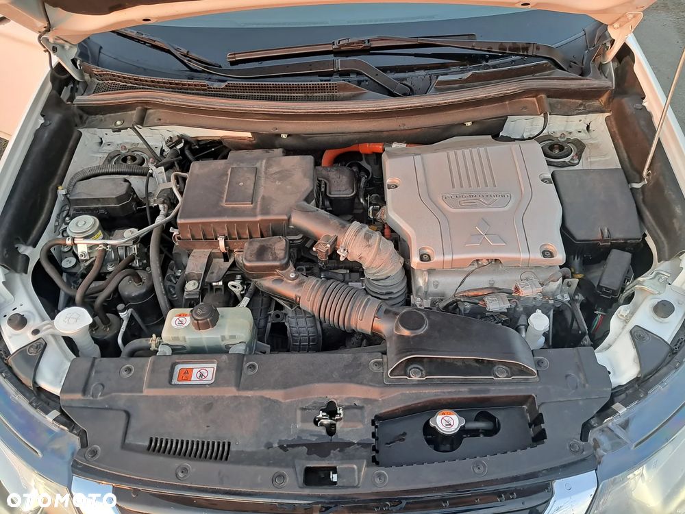 Mitsubishi Outlander 2.4 4WD Spirit - 26