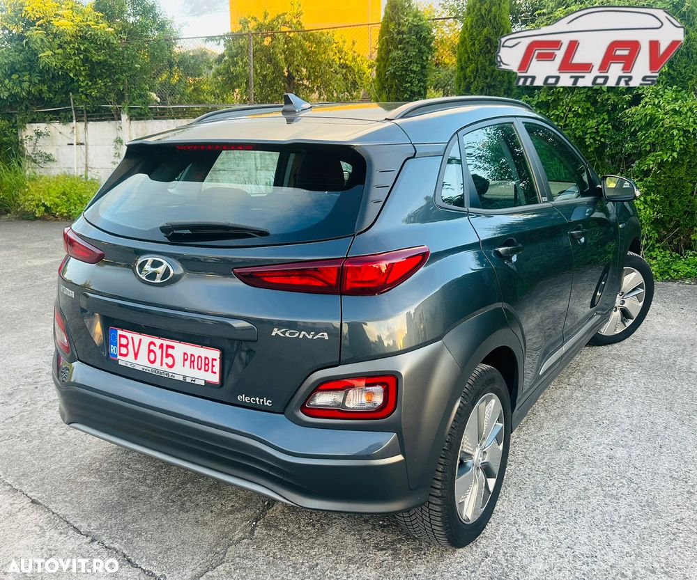 Hyundai KONA Select - 3