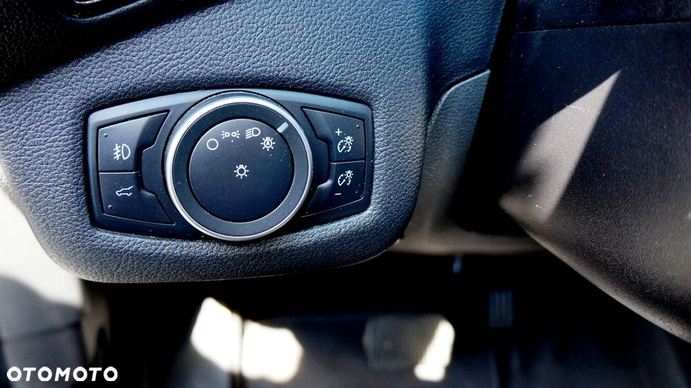 Ford Escape 2.0 EcoBoost AWD Titanium - 9