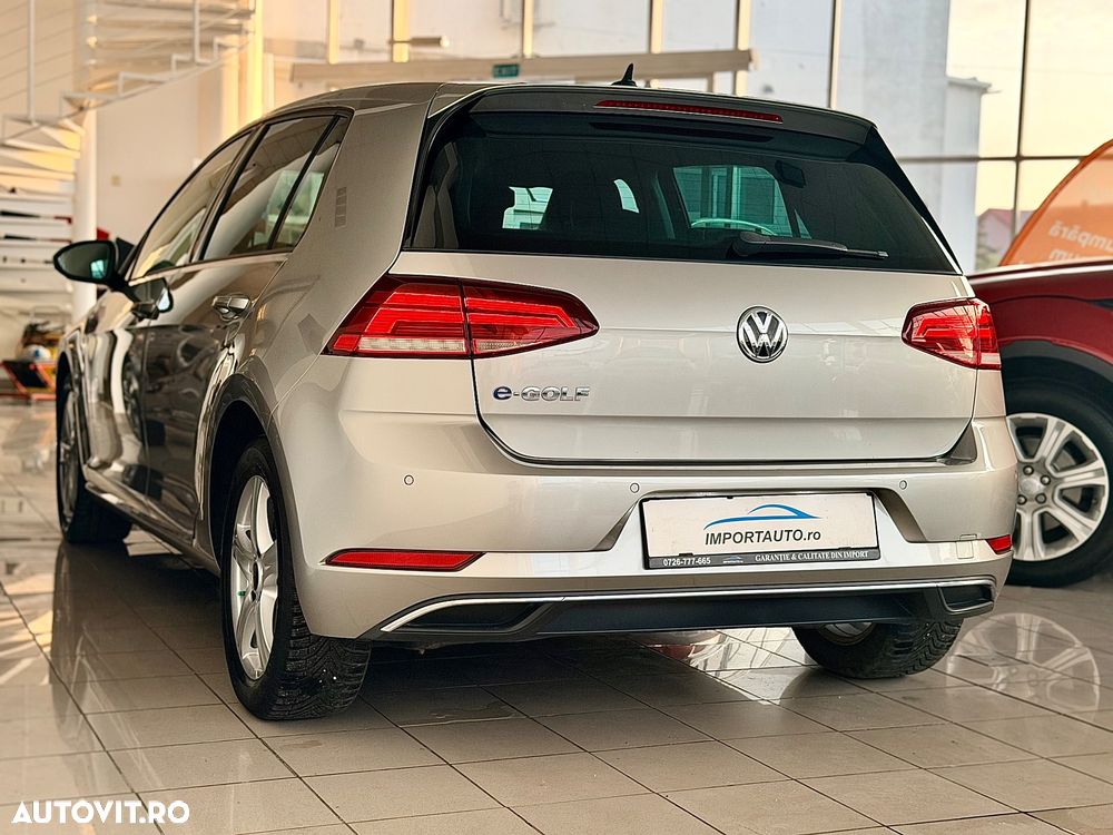 Volkswagen Golf - 8