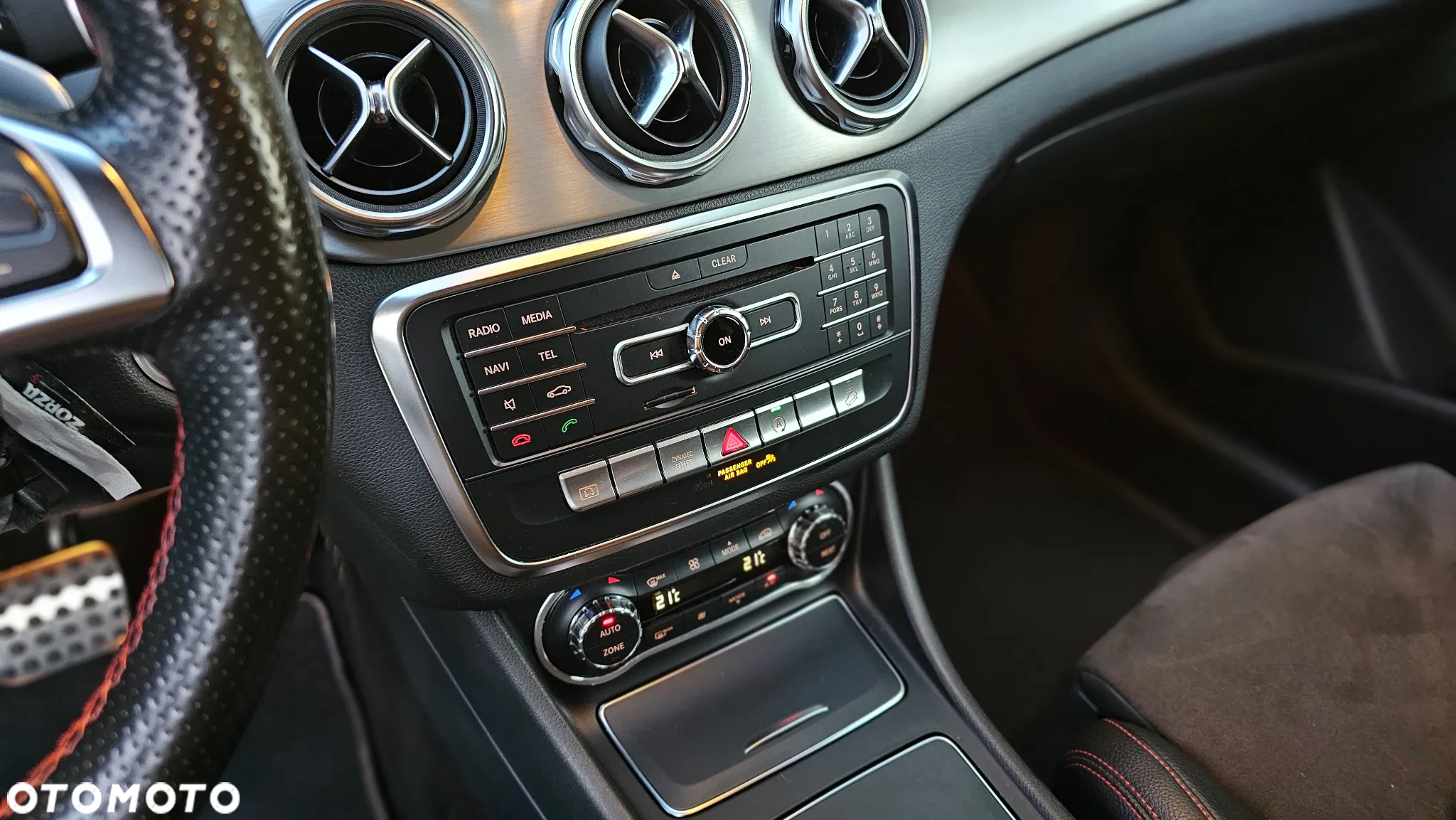 Mercedes-Benz GLA 200 d 7G-DCT AMG Line - 23