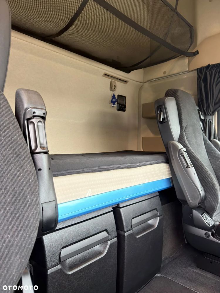 Mercedes-Benz 1848 GIGA SPACE - 26