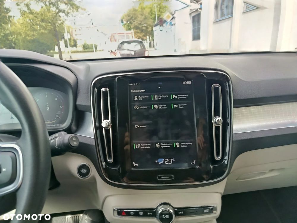 Volvo XC 40 D3 Momentum Pro - 22