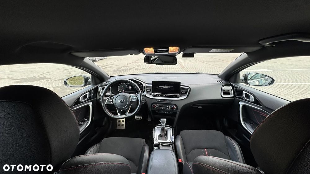 Kia ProCeed - 11