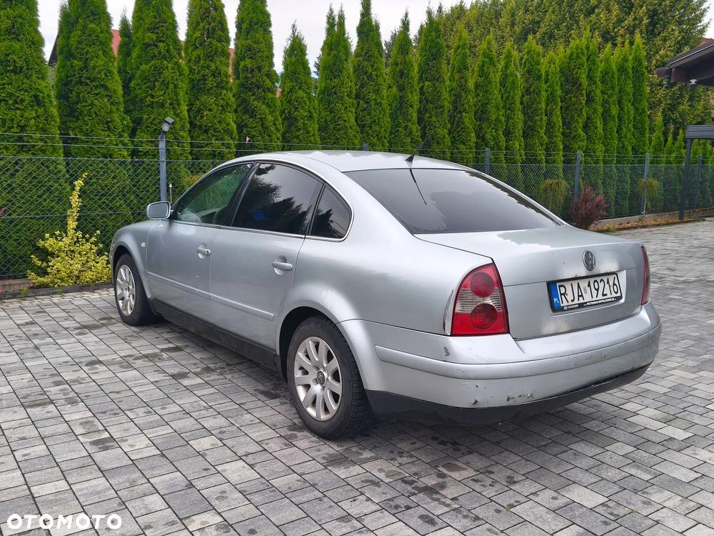 Volkswagen Passat 1.9 TDI Highline - 5