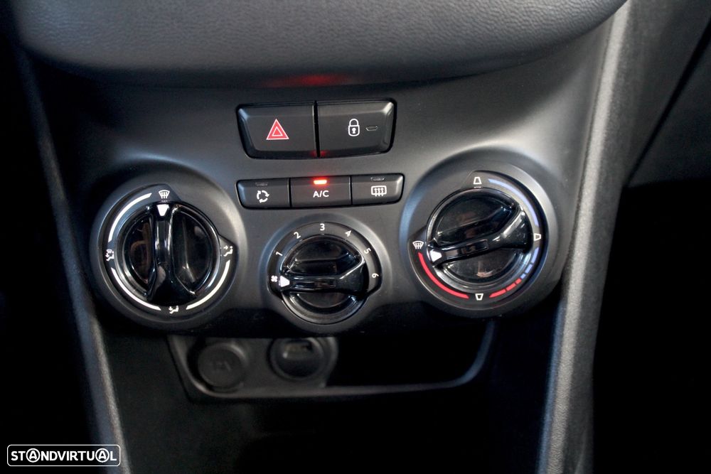 Peugeot 208 1.2 PureTech Signature - 15