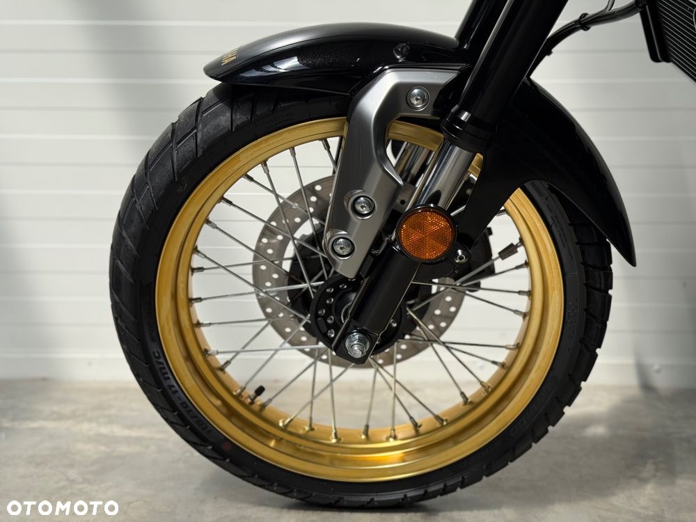 Yamaha XSR - 24
