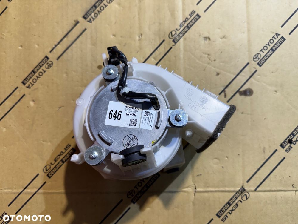 Wentylator baterii hybrydowej Lexus NX300h 14-17r. Nr. G9230-48080. - 1