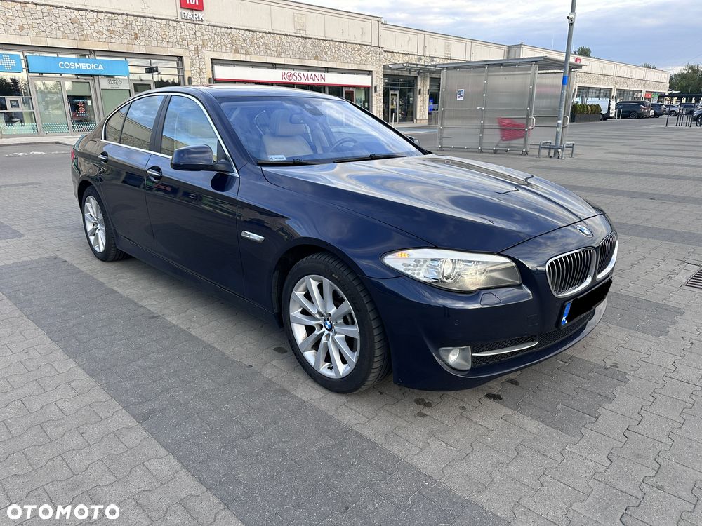 BMW Seria 5 525d xDrive - 5