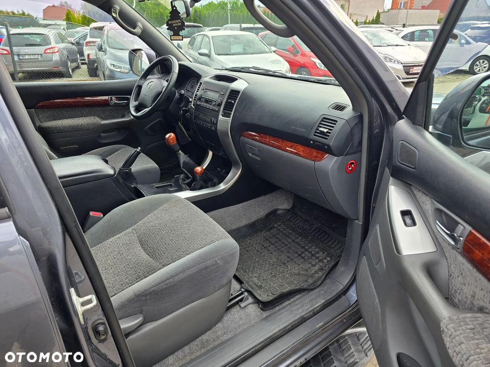 Toyota Land Cruiser - 11
