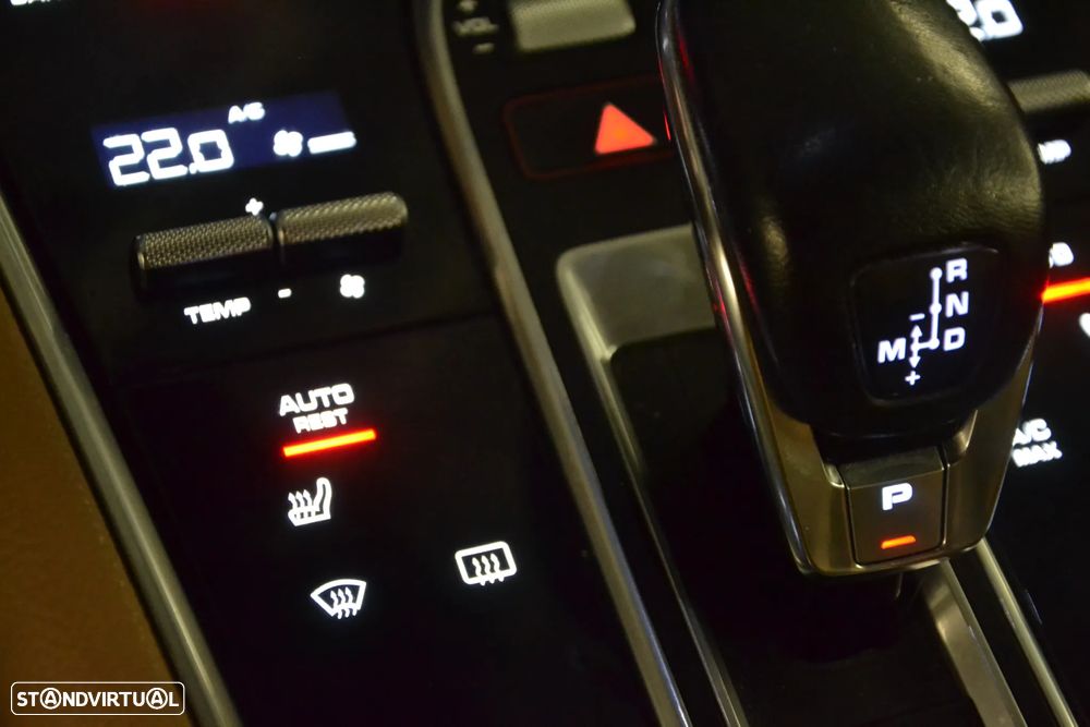 Porsche Panamera Sport Turismo 4 E-Hybrid Platinum Edition - 37