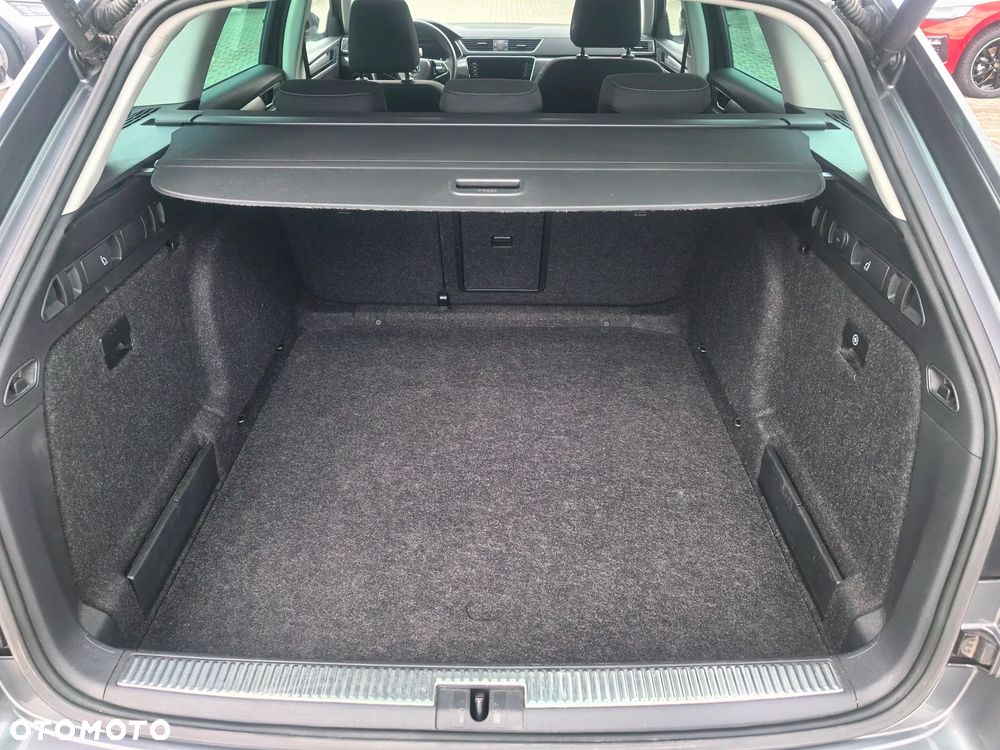 Skoda Superb 2.0 TDI SCR Style DSG - 12