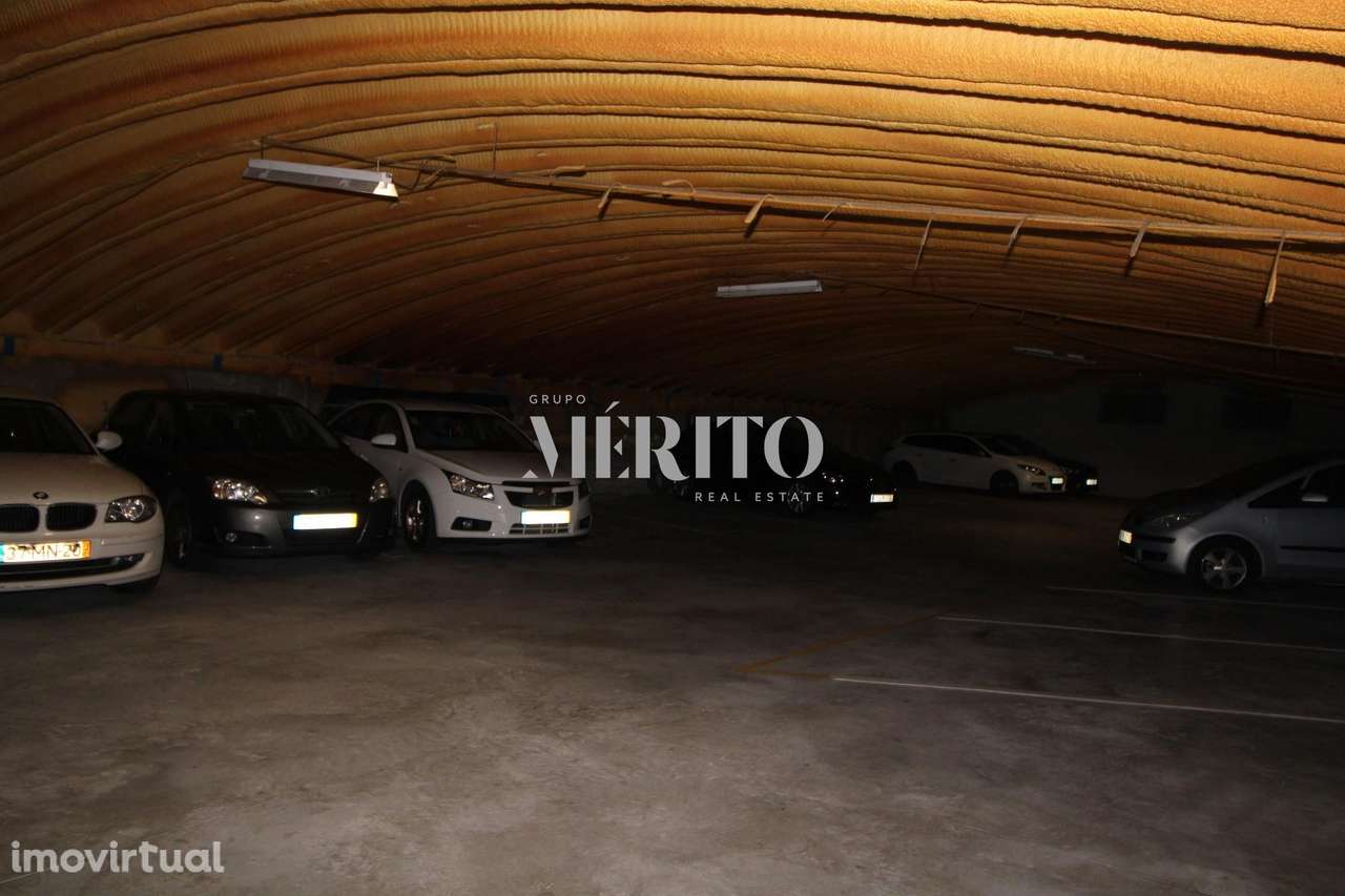 Armazém/Garagem na Póvoa de Varzim - Grande imagem: 2/3