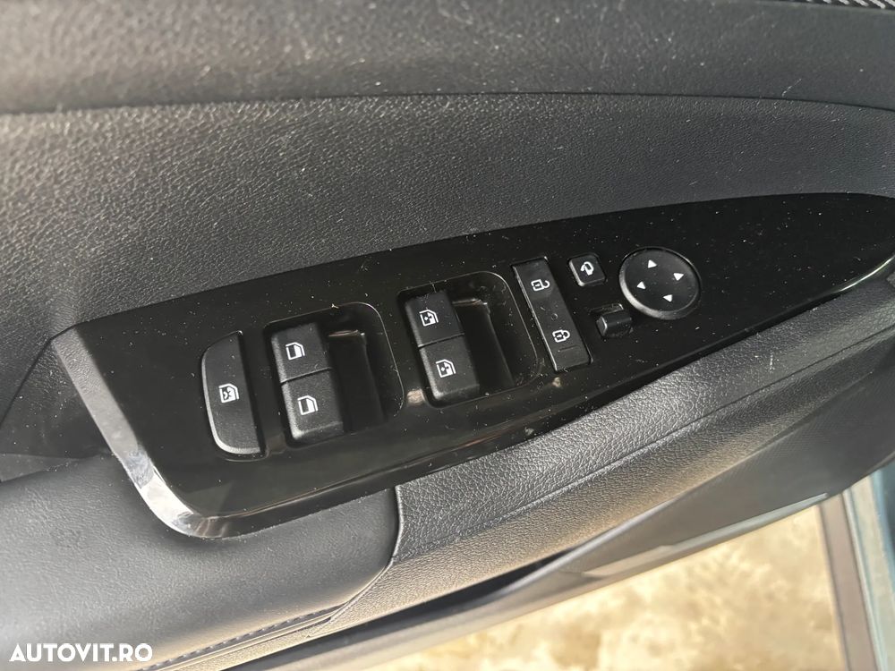 Kia Sportage 1.6 T-GDI HEV 6AT 4x2 Style - 30