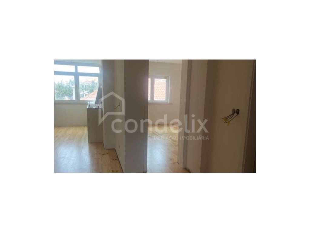 Apartamento T2 para venda no Monte do Estoril - Grande imagem: 4/7