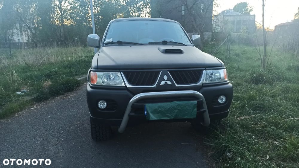 Mitsubishi Pajero Sport - 4