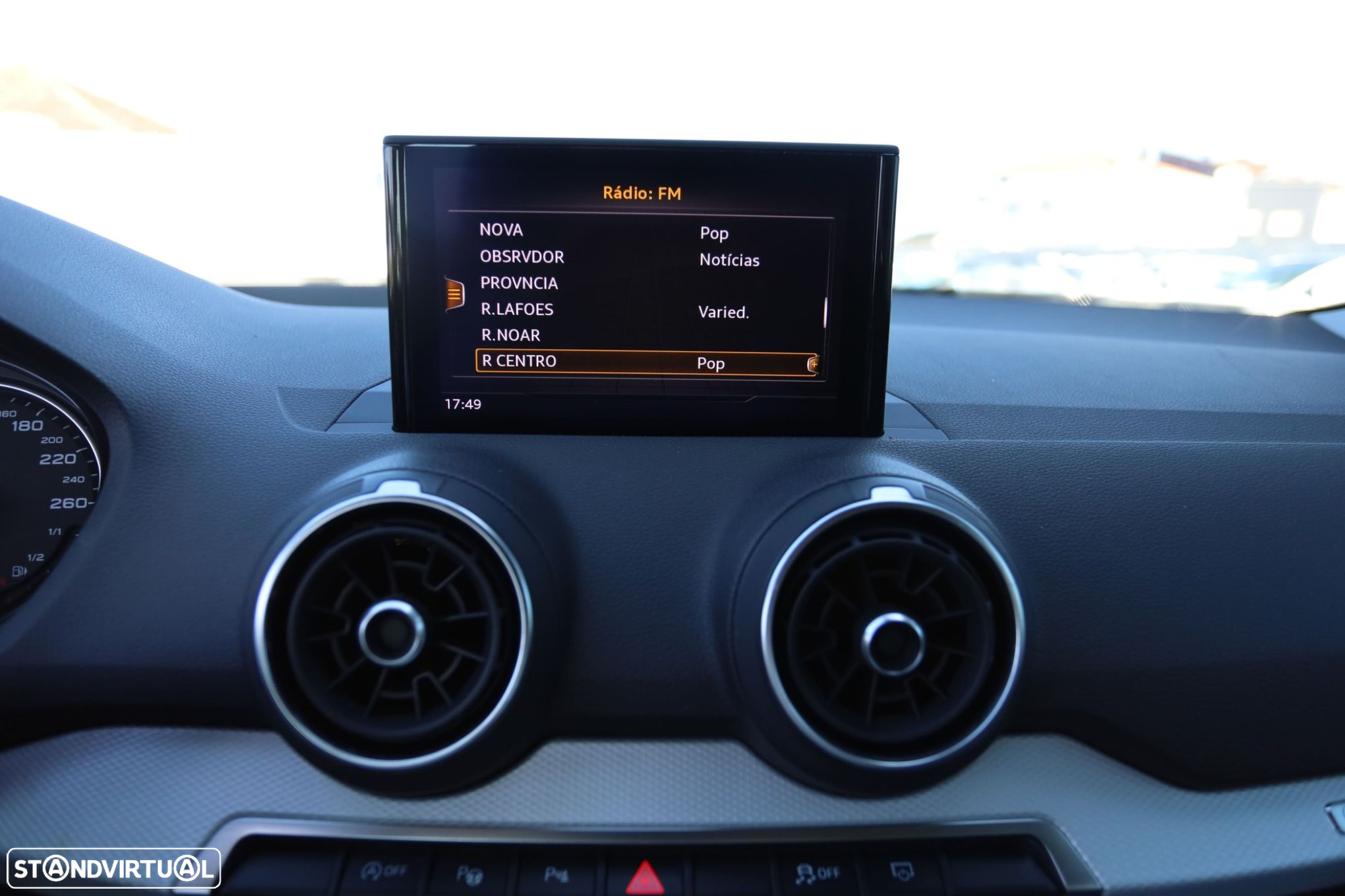 Audi Q2 1.6 TDI Design - 12