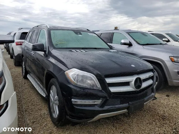 MERCEDES-BENZ GL W166 450 4Matic 4.6L V8 2013 Karoseria Części