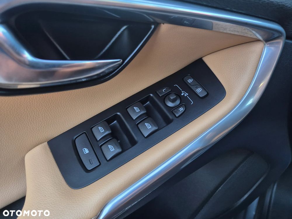 Volvo V40 Cross Country D2 Summum - 37