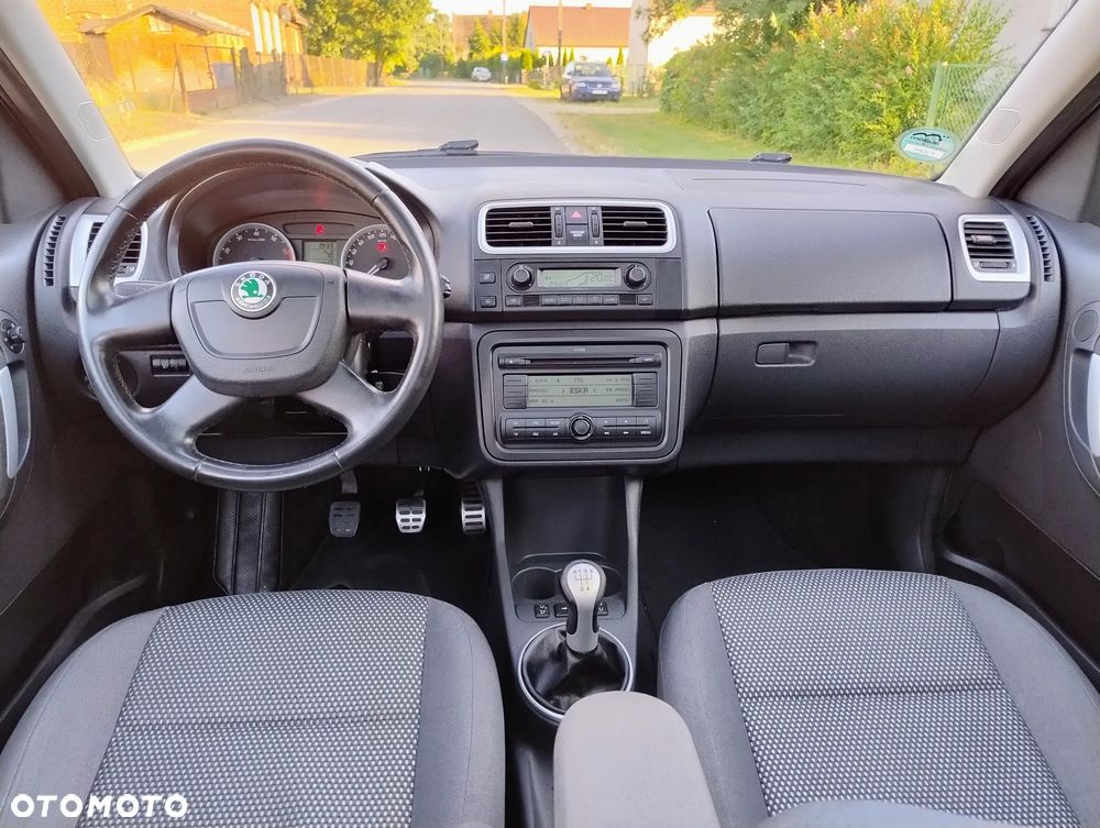 Skoda Roomster 1.6 16V Scout PLUS EDITION - 8