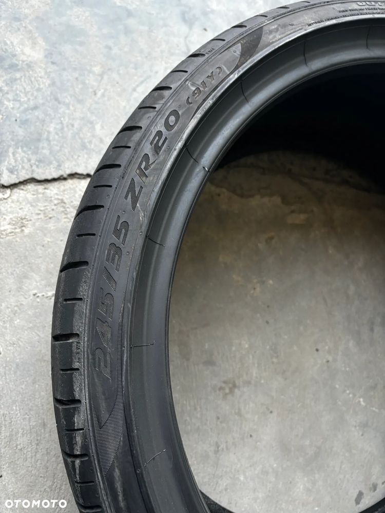 Opony letnie Pirelli P-Zero PZ4 - 245/35R20 - 4