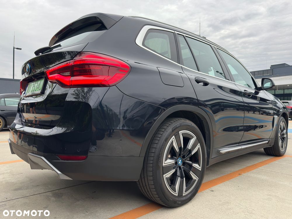 BMW iX3 - 7