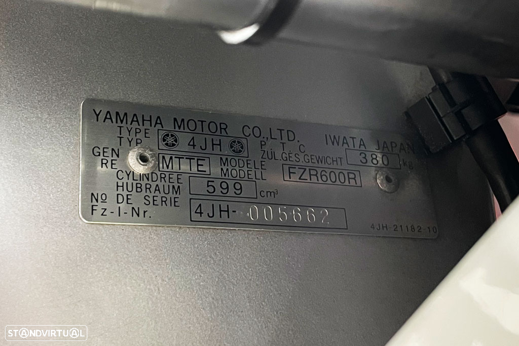 Yamaha FZR 600 - 21