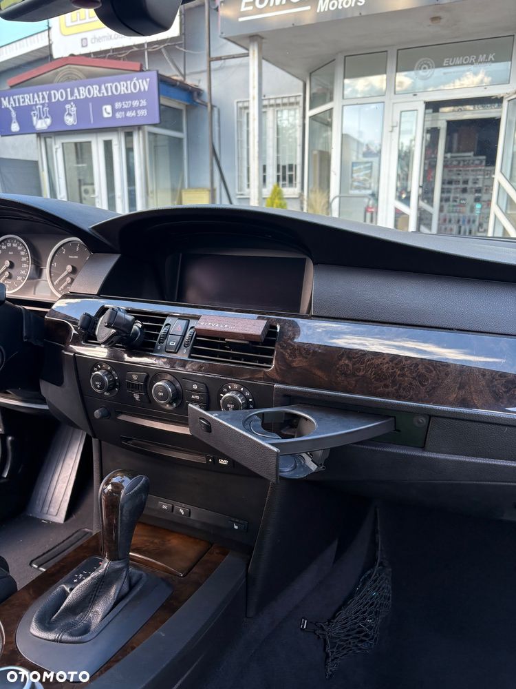 BMW Seria 5 525d - 26