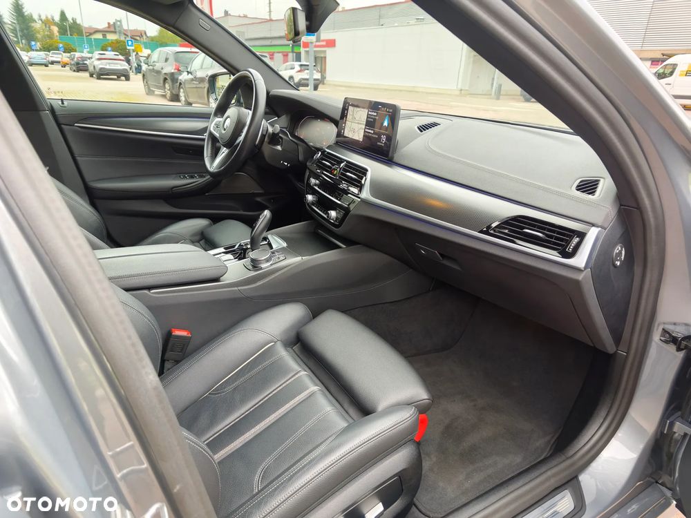 BMW Seria 5 540i xDrive mHEV M Sport sport - 11