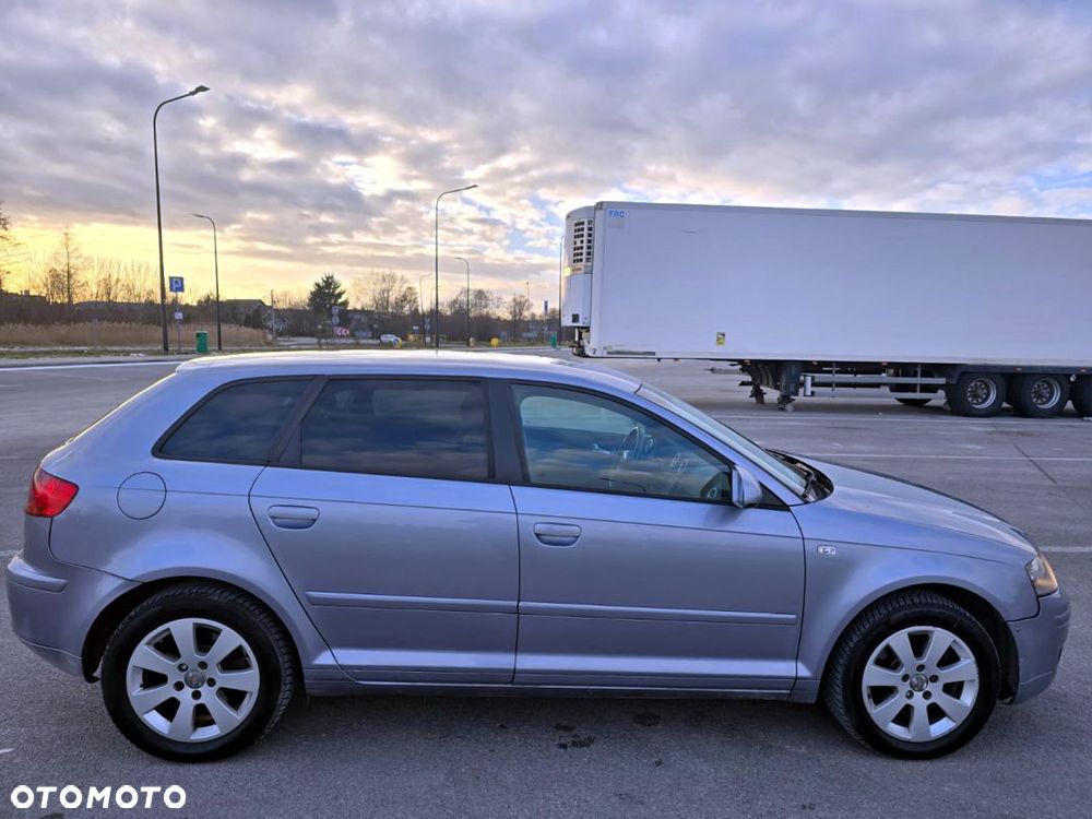 Audi A3 Sportback 2.0 TDI quattro Attraction - 37