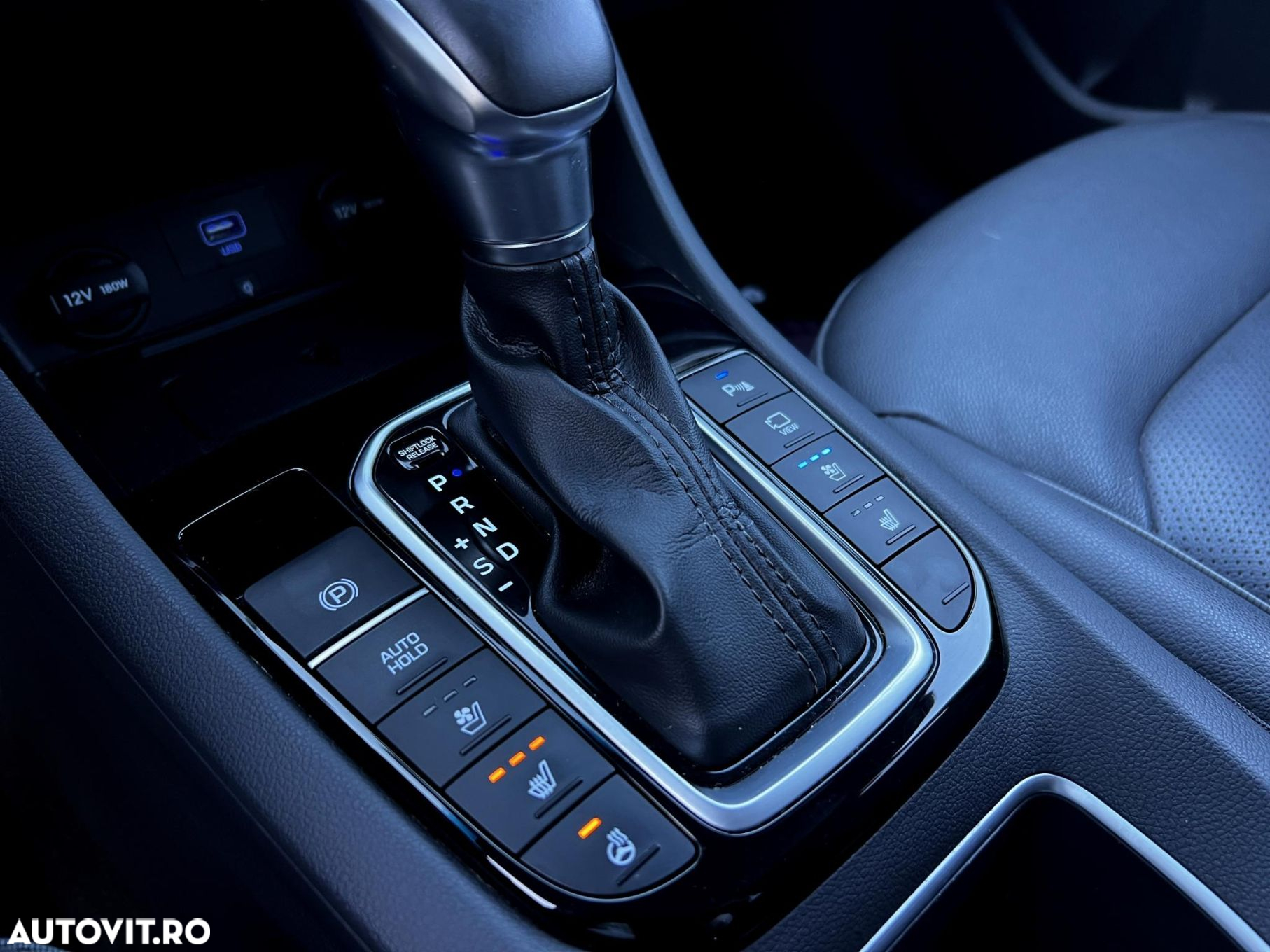 Hyundai IONIQ - 16