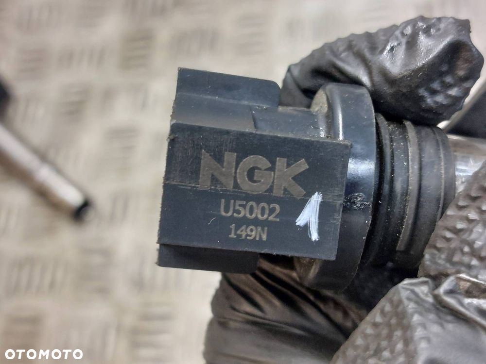 CEWKA ZAPŁONOWA KOMPLET GOLF V 1.4 FSI BOSCH 0986221023 NGK U5002 - 5