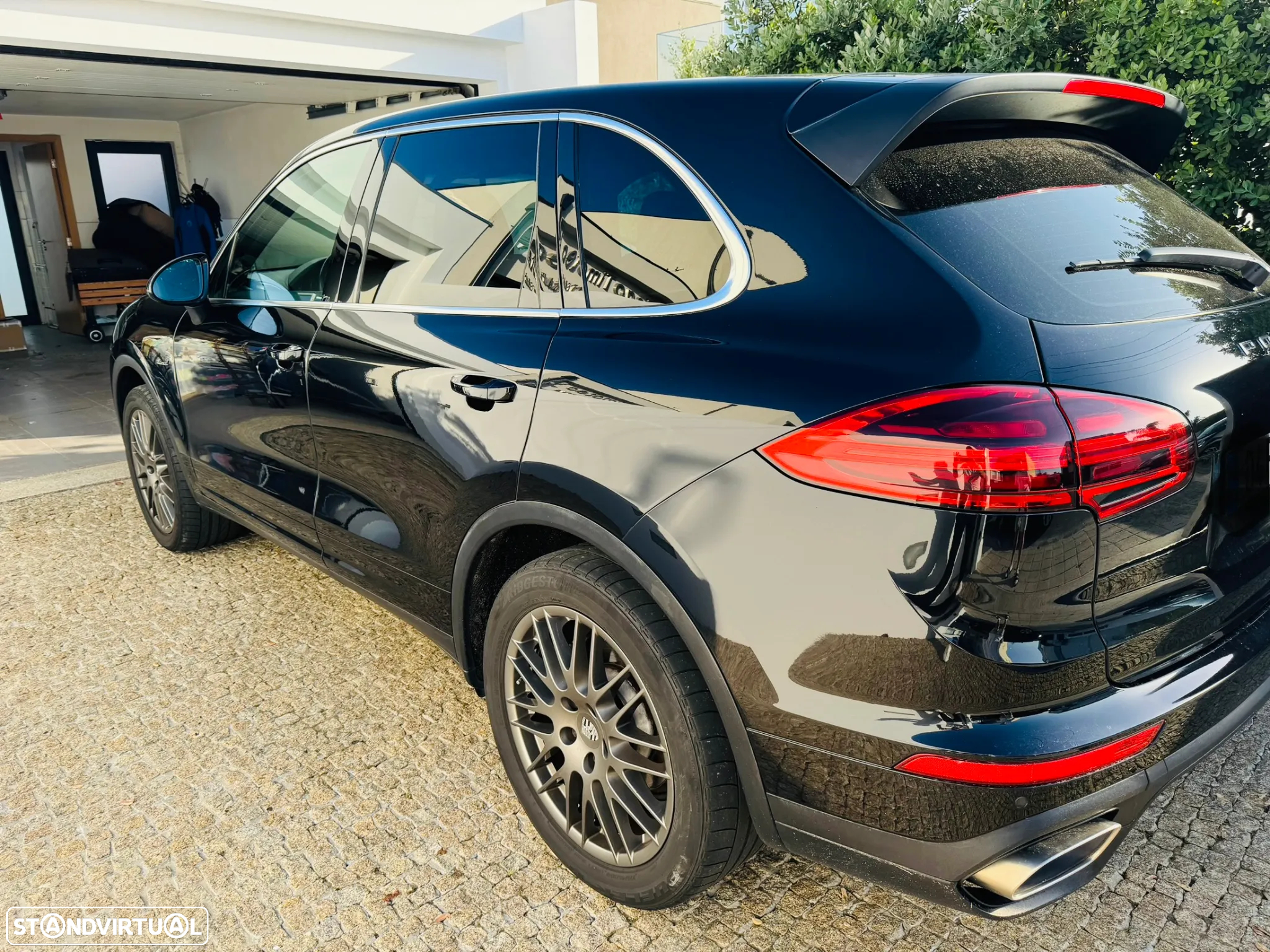 Porsche Cayenne Platinum Edition - 3