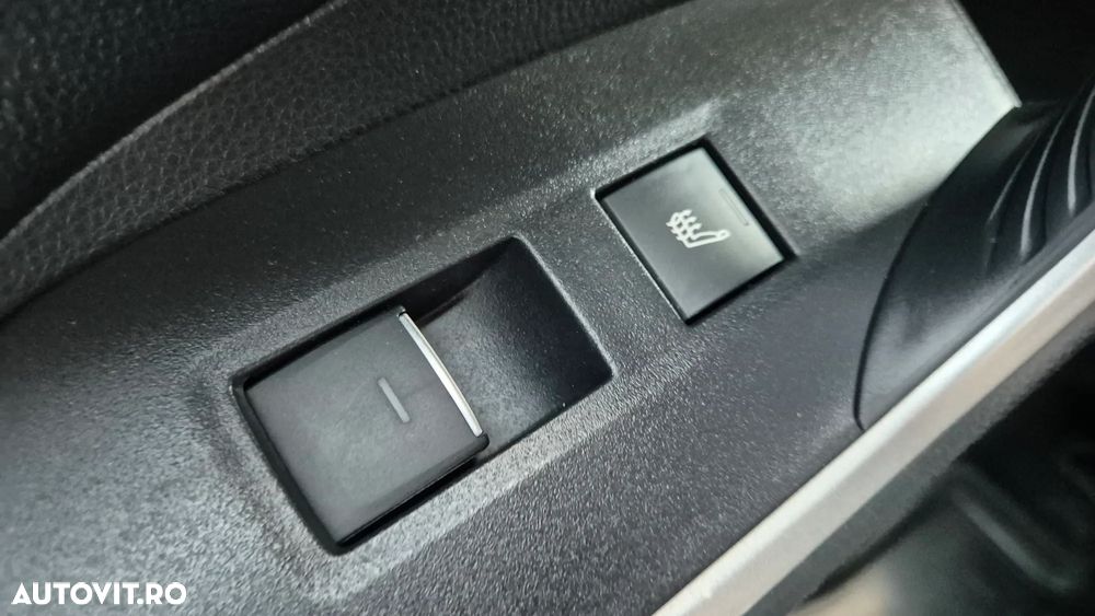 Toyota RAV4 2.5 PHEV VVT-iE 4x4 Style Bi-Tone - 15