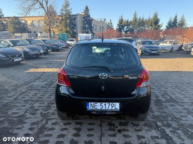 Toyota Yaris - 7