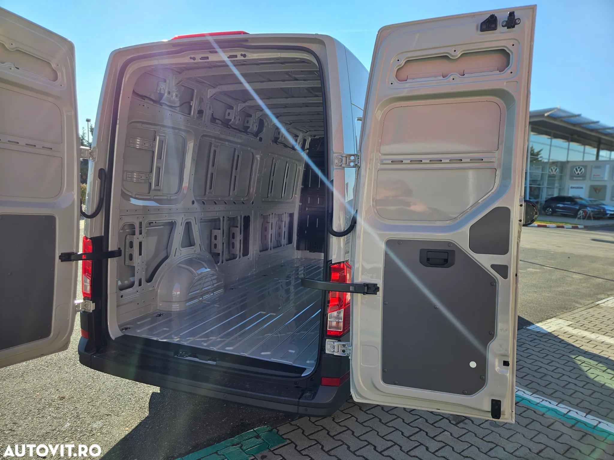 Volkswagen CRAFTER L4H3 - 7
