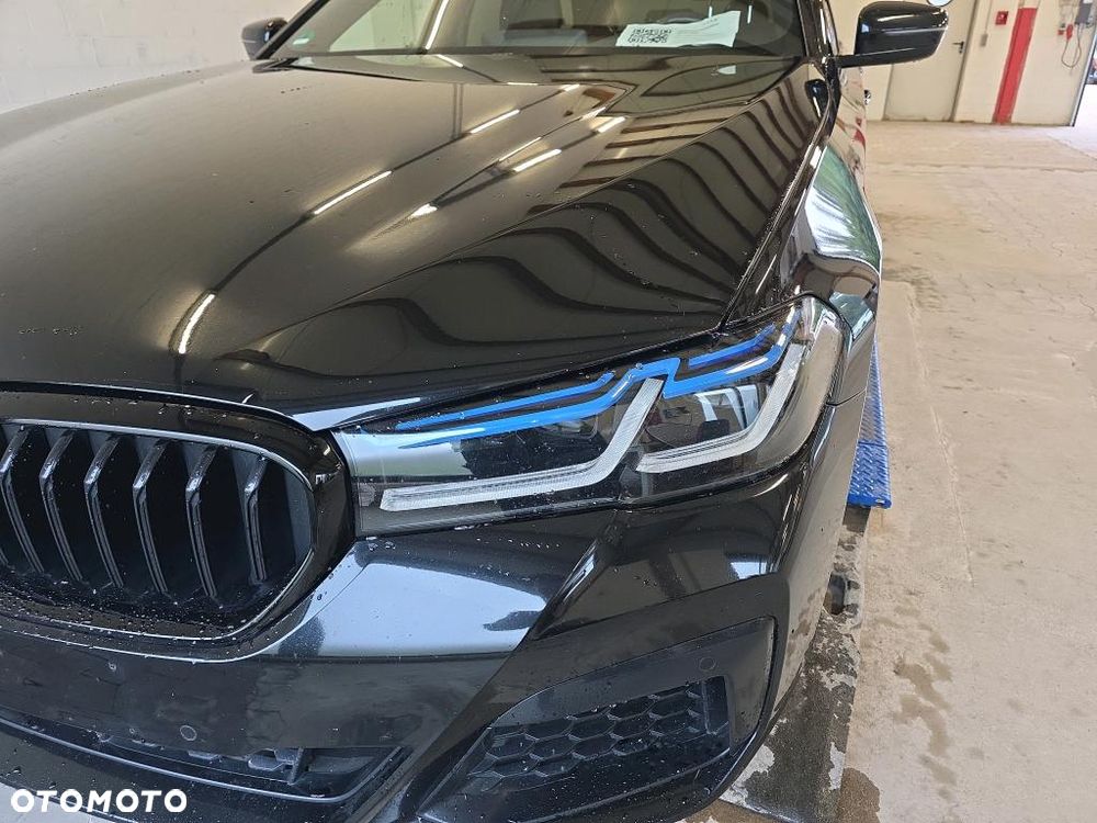 BMW Seria 5 540d xDrive M Sport Edition - 4