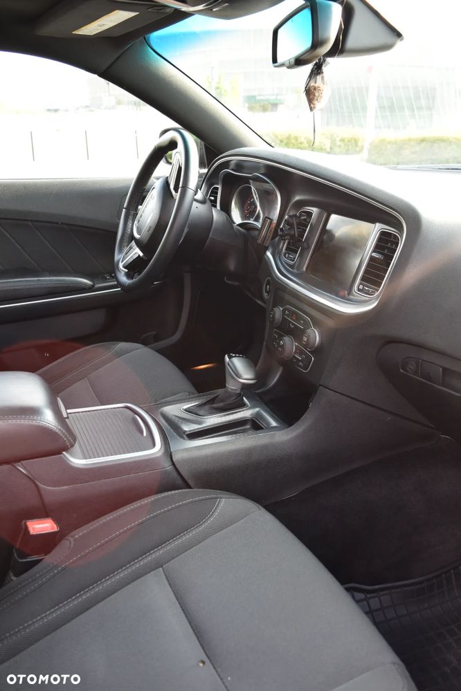 Dodge Charger - 12