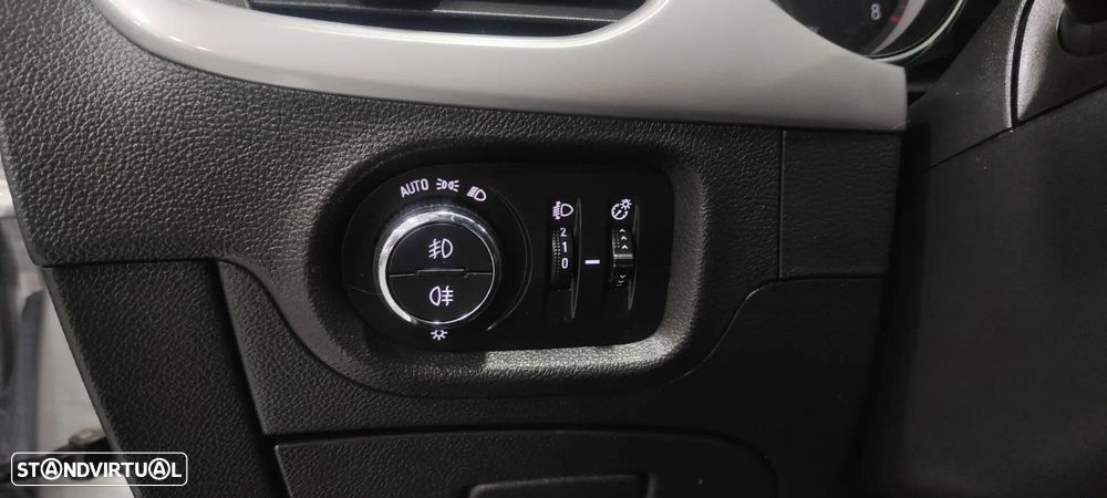 Opel Astra 1.2 Turbo - 34