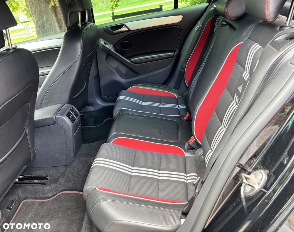 Volkswagen Golf VI 2.0 TSI GTI - 9