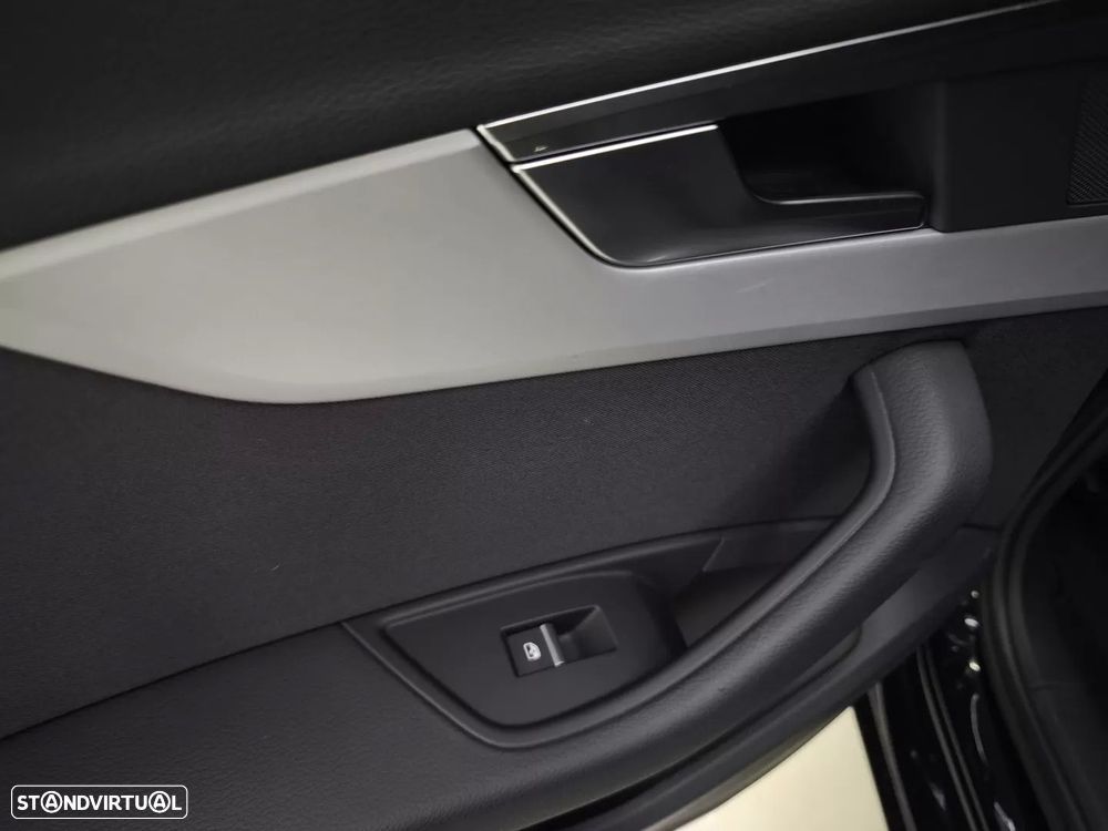 Audi A4 Avant 30 TDI Advanced S tronic - 44