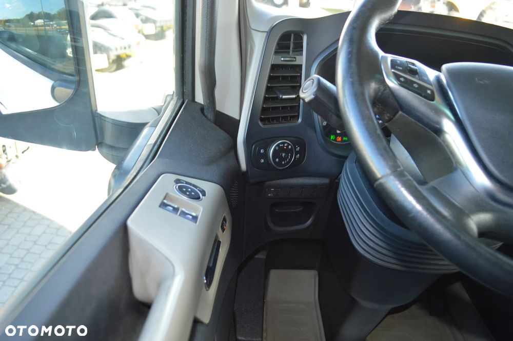 Ford F-MAX - 15