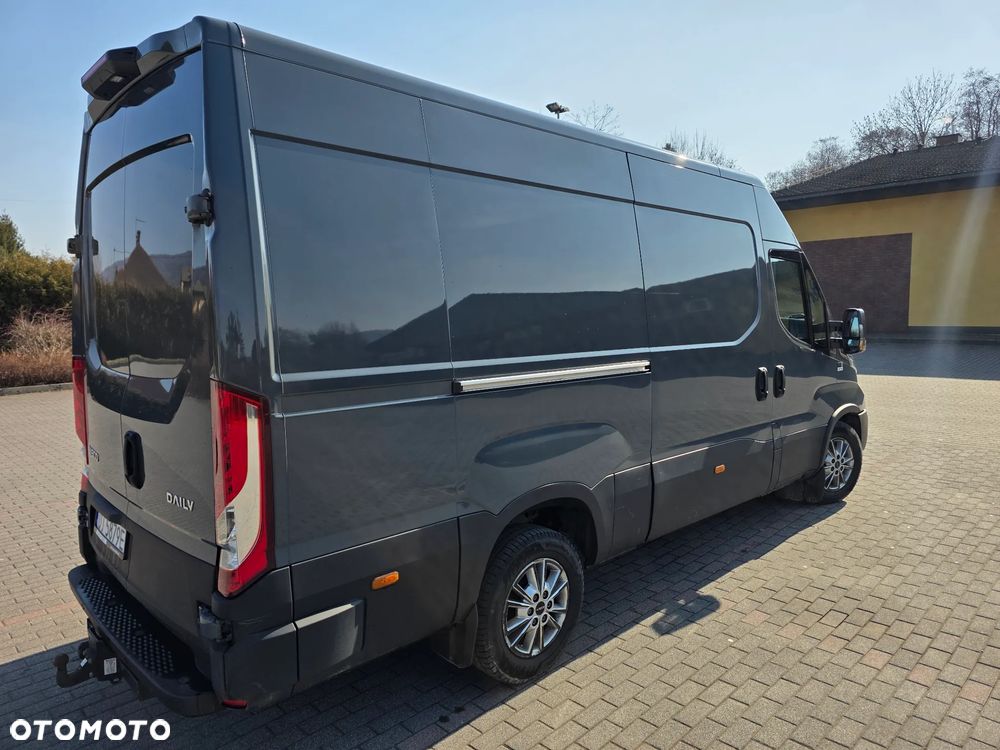 Iveco IVECO DAILY 35S18HA8 V – L3H2 - 11